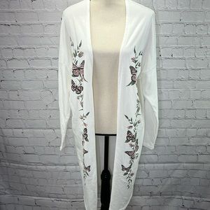 ⭐️NWT WILDFOX Bride Robe White Butterfly Floral size small